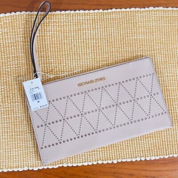 Michael Kors Jet Set Large Wristlet Dusty Pink - Picture 1 of 11